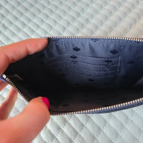 🎉2xHP🎉Kate Spade Cameron Wristlet in Lemon Zest - Picture 4 of 5